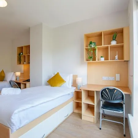 89 - Spacious Townhouse By Shortstays