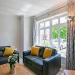 89 - Spacious Townhouse By Shortstays Semesterbostad *
