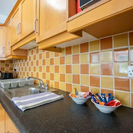 89 - Spacious Townhouse By Shortstays Galway