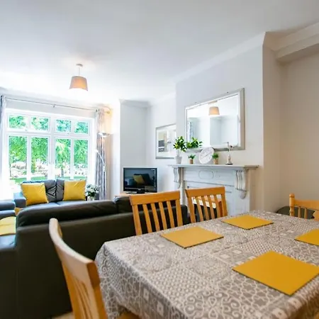 Hébergement de vacances 89 - Spacious Townhouse By Shortstays Galway