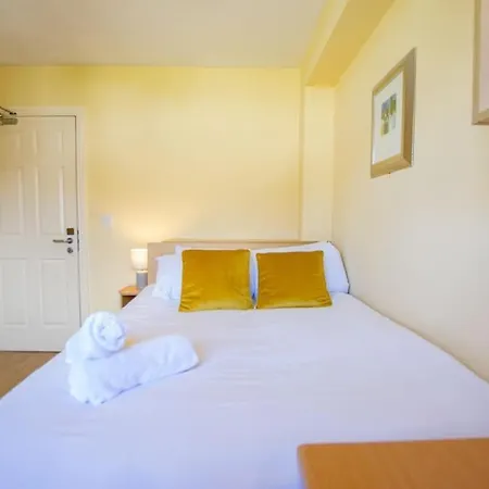 89 - Spacious Townhouse By Shortstays Hébergement de vacances Galway