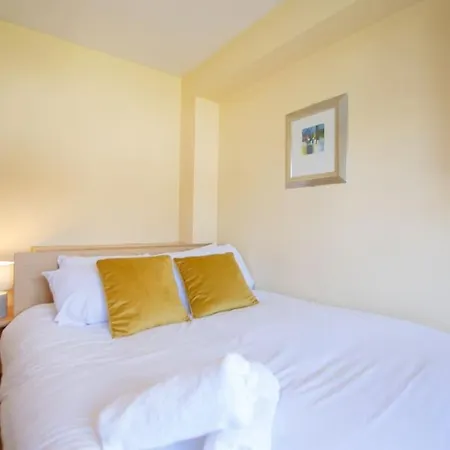 89 - Spacious Townhouse By Shortstays * Galway