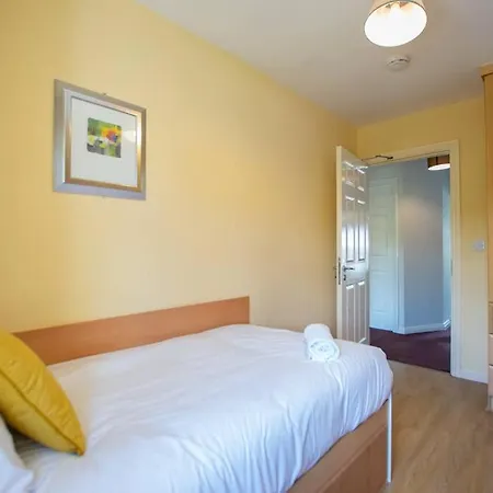 89 - Spacious Townhouse By Shortstays Hébergement de vacances Galway