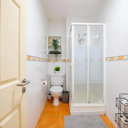 89 - Spacious Townhouse By Shortstays *