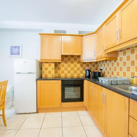 Vakantiehuis 89 - Spacious Townhouse By Shortstays Galway