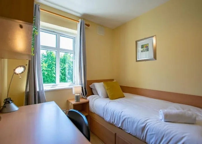 89 - Spacious Townhouse By Shortstays Galway