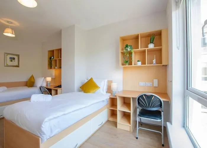 89 - Spacious Townhouse By Shortstays