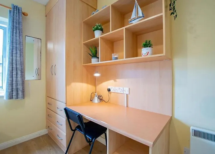 89 - Spacious Townhouse By Shortstays