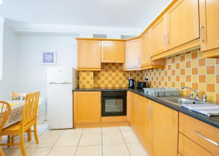 Feriehus 89 - Spacious Townhouse By Shortstays Galway