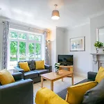 89 - Spacious Townhouse By Shortstays 別荘 *