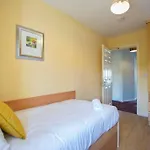 89 - Spacious Townhouse By Shortstays 別荘 ゴールウェイ